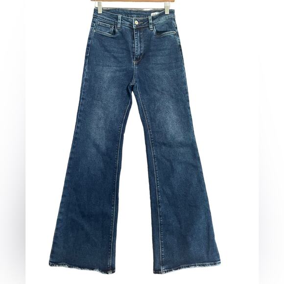 LOLA Premium High Rise Flared Denim Jeans Womens Size 8 Dark Wash Edgy Simple - Picture 1 of 14